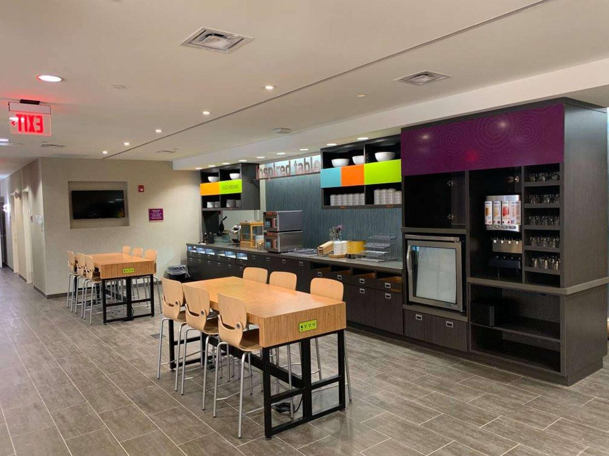 Home2 Suites By Hilton Newark Airport Екстер'єр фото
