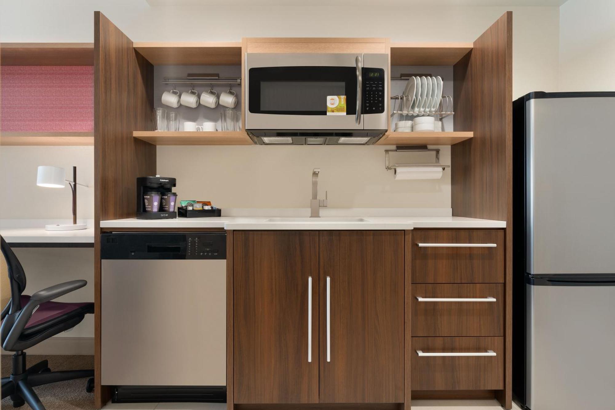 Home2 Suites By Hilton Newark Airport Екстер'єр фото